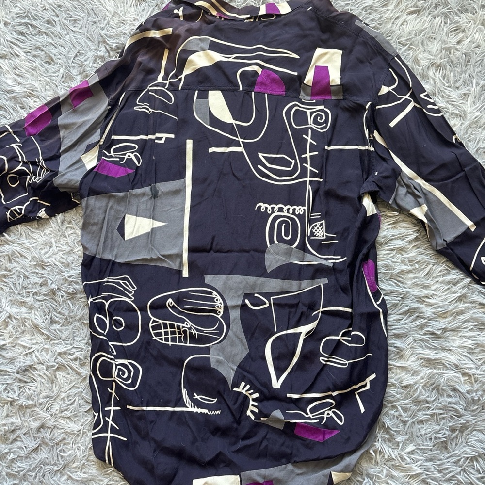 Abstract Patterned Button-Up Shirt - Picture 4 of 4